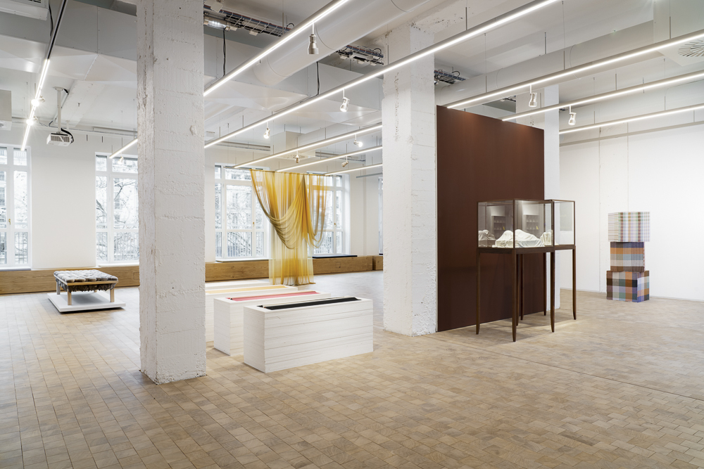 Installation view, In a Slow Manner. Photo : F. Kleinefenn