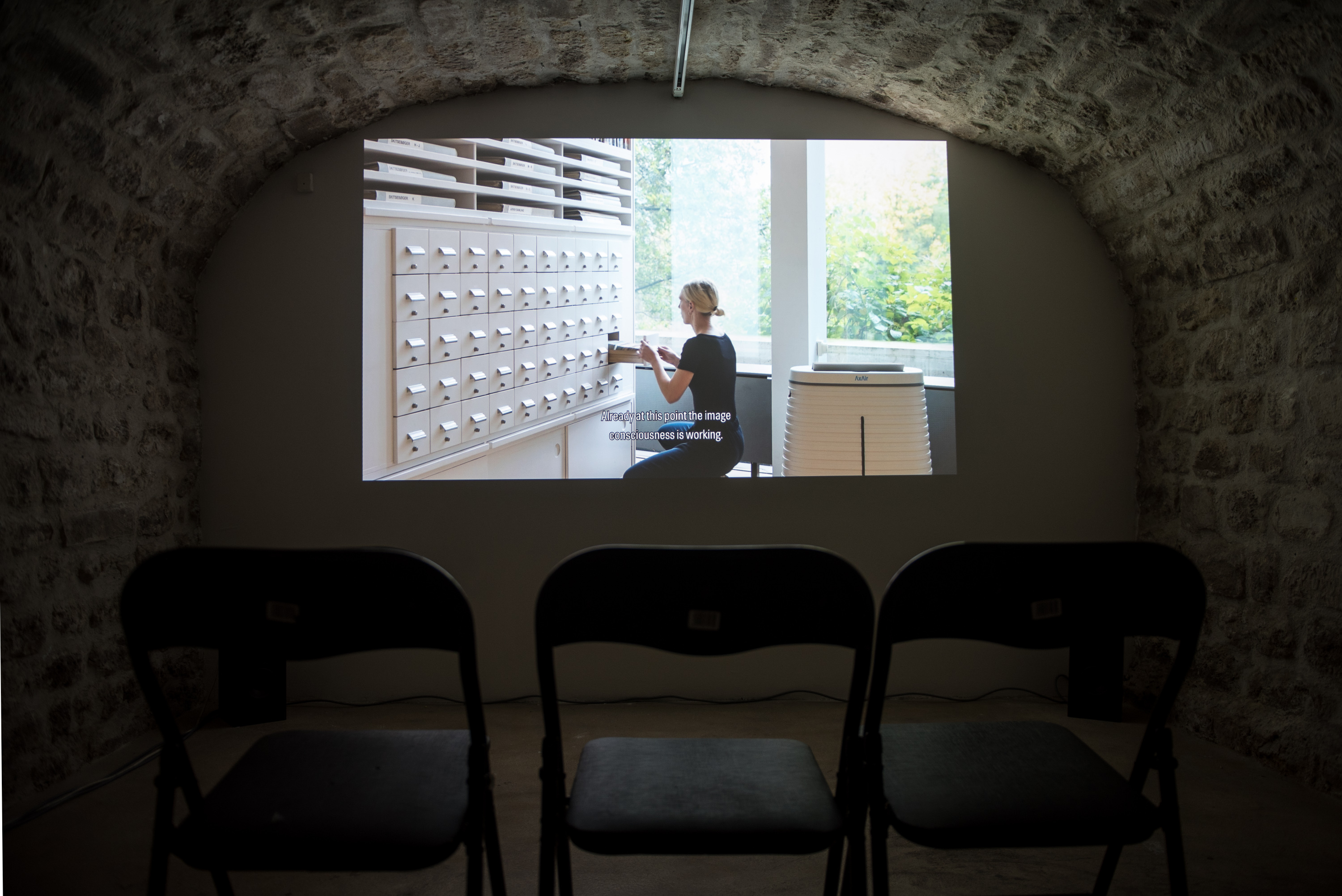 Amalie Smith, Enter, 2018. Installation vidéo