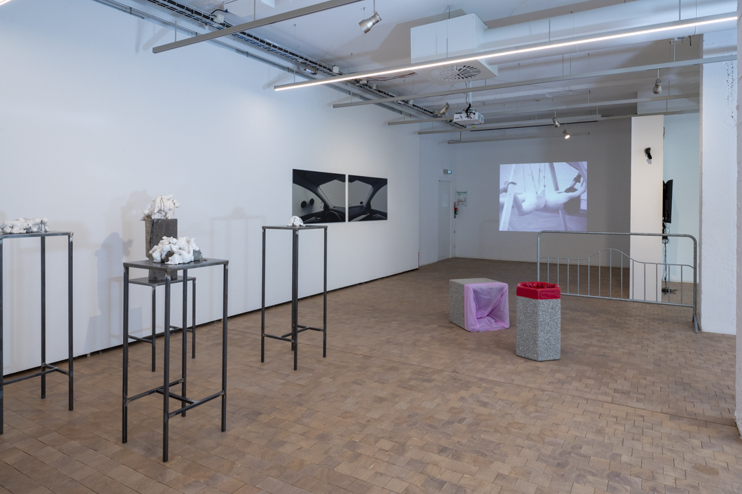 X . A CAPITAL DESIRE 3 ©Emmanuel Aguirre