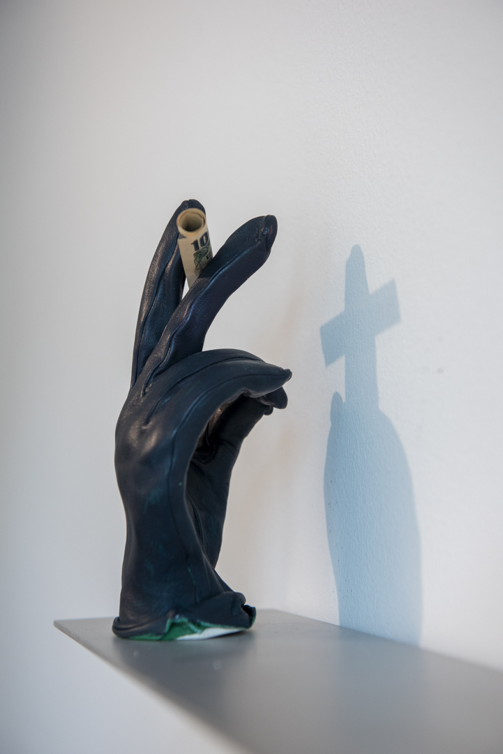 X . A CAPITAL DESIRE 13 ©Emmanuel Aguirre